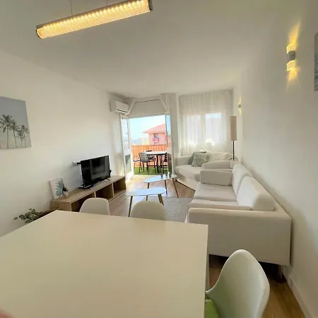 Apartamento Con Piscina Y Gran Terraza Con Vistas - Muy Cerca De La Playa, El Centro Y La Estacion Apartamento Vilassar De Mar